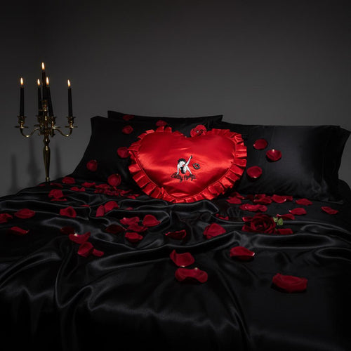 Betty Boop Red Heart Ruffled Pyjama Pillow Case (2003) – New With Tags