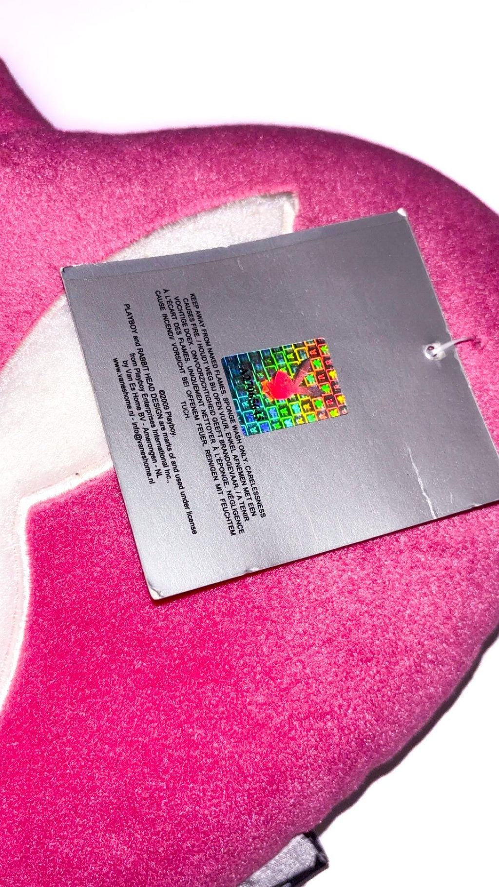 Cuscino Playboy Home rosa acceso in velluto a coste con testa di coniglio e cuore (2009) – Nuovo con etichetta