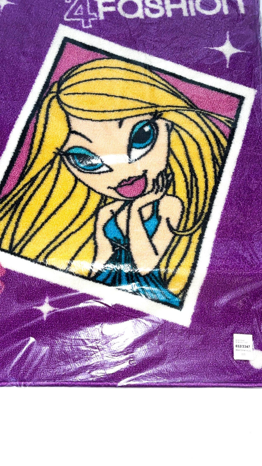Bratz パッション 4 ファッション パープル クロエ プリントラグ – 新品タグ付き