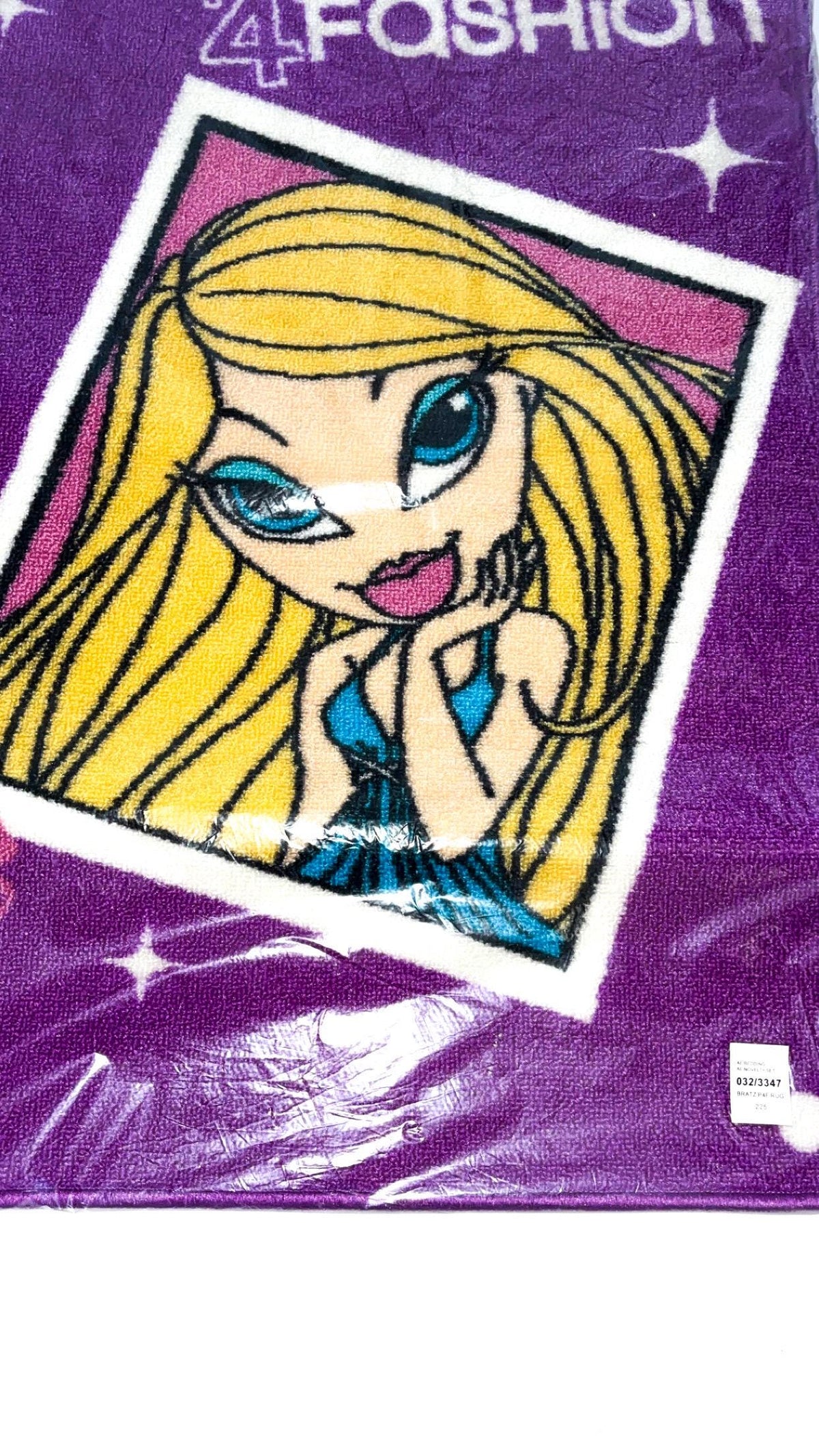 Bratz パッション 4 ファッション パープル クロエ プリントラグ – 新品タグ付き