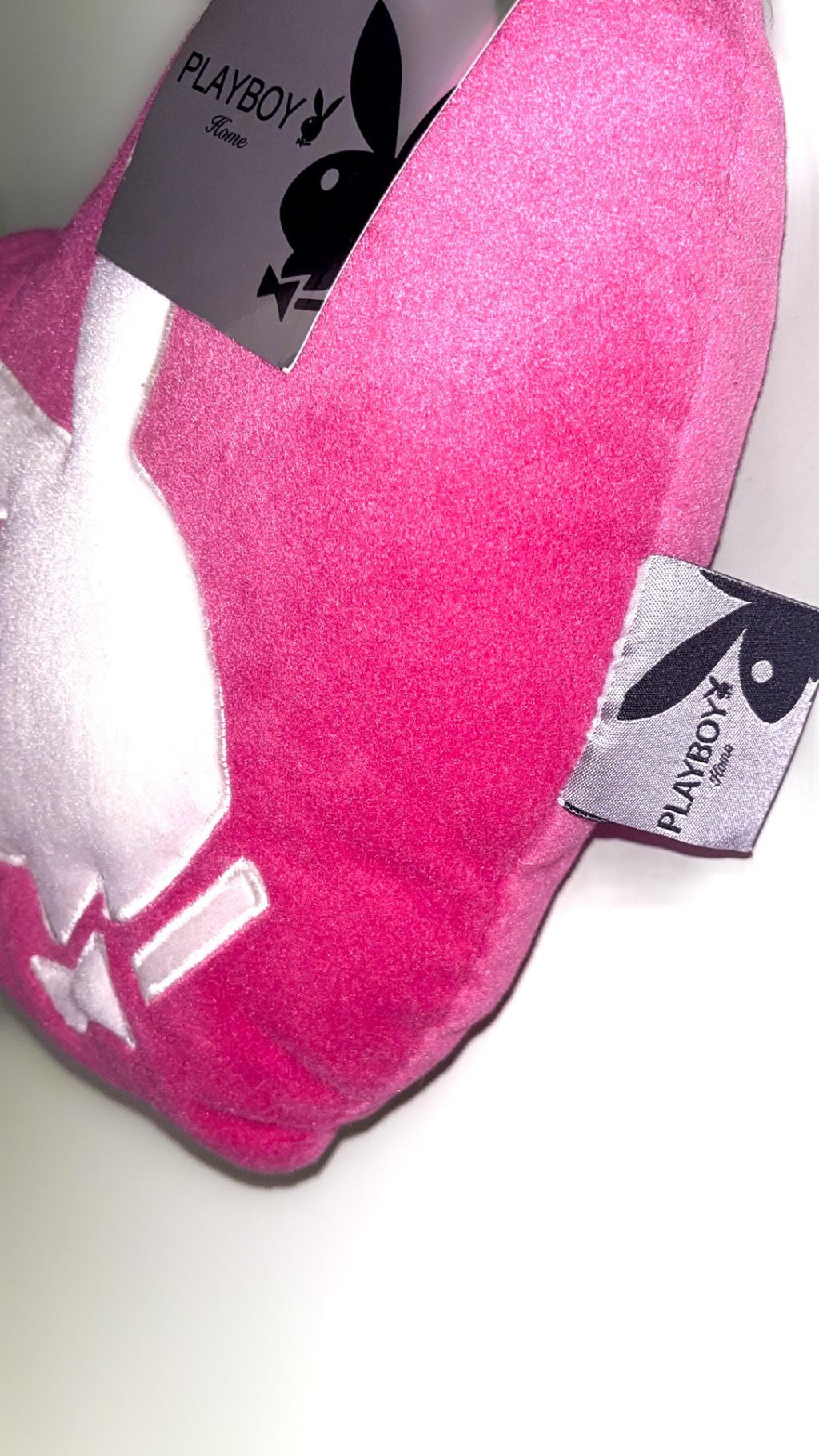 Cuscino Playboy Home rosa acceso in velluto a coste con testa di coniglio e cuore (2009) – Nuovo con etichetta