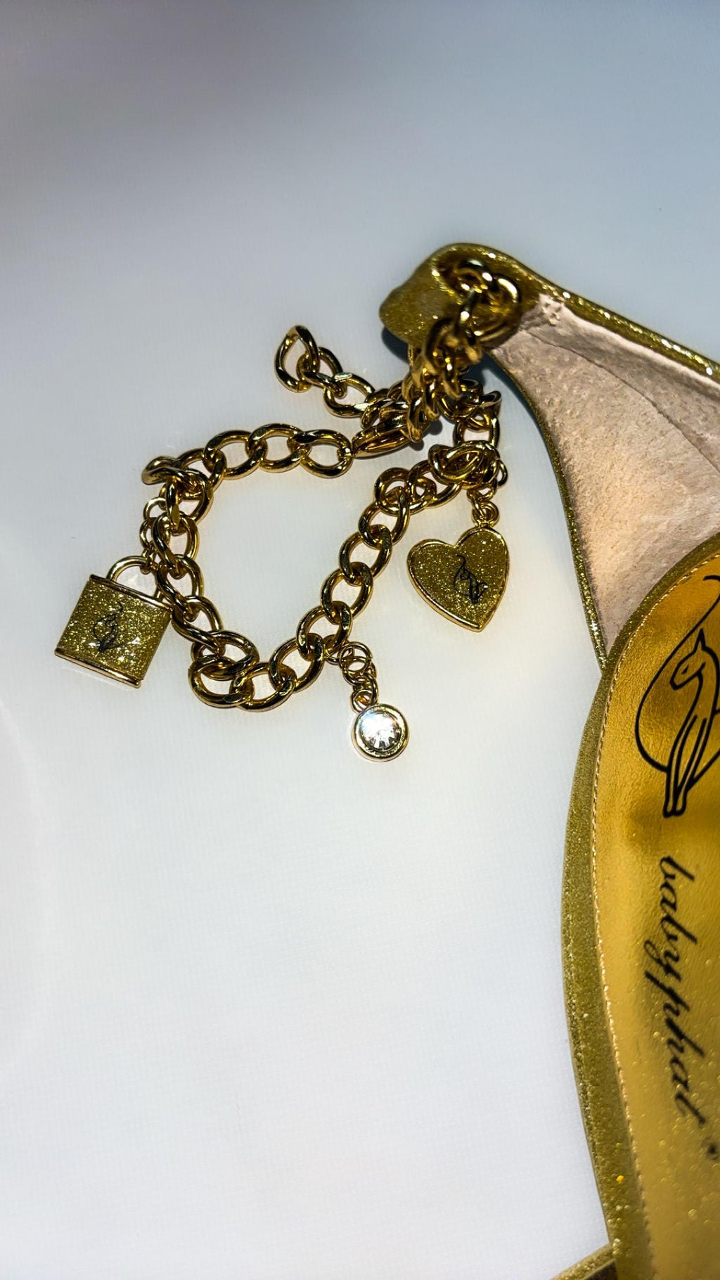 Baby Phat -kultasävyiset peep-toe-platform-korukorkokengät nilkkaketjulla – alkuperäispakkauksessa
