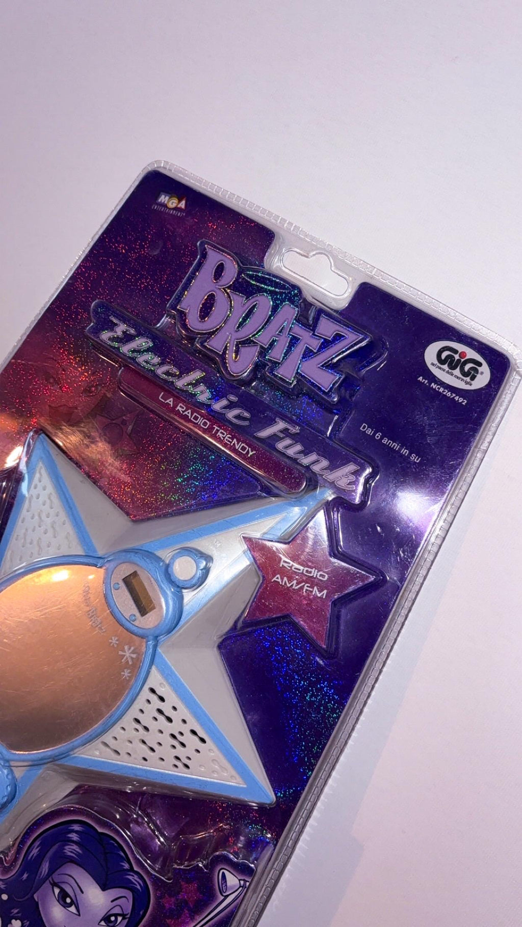 Душевая радионя Bratz Electric Funk «La Radio Trendy» AM/FM (2003) — в запечатанной упаковке